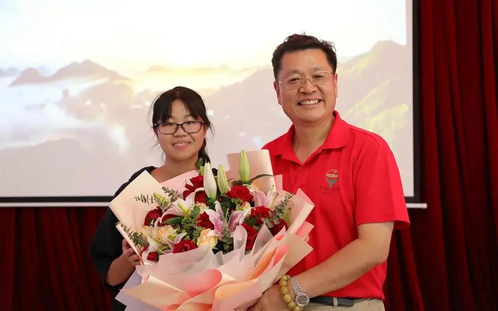 一份持續(xù)15年的關(guān)愛(ài) “未爾弗”獎(jiǎng)學(xué)基金再助礦山子弟圓夢(mèng)校園